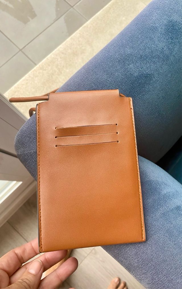 Cartera / portamovil de Mango - nuevo