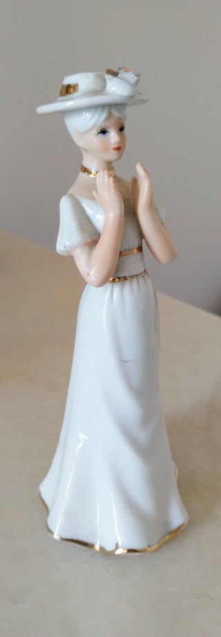 Statuina in ceramica