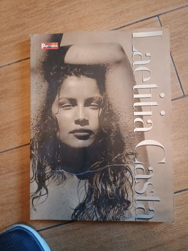 Laetitia Casta book Panorama