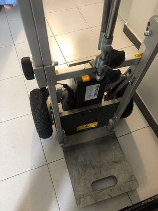 Maquina electrica cargo master para subir escalera
