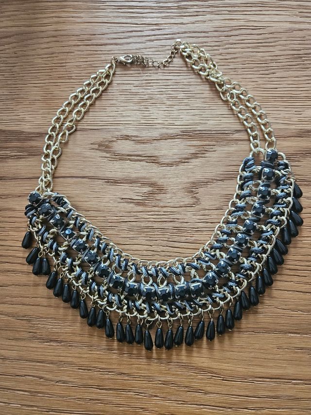 Collar negro