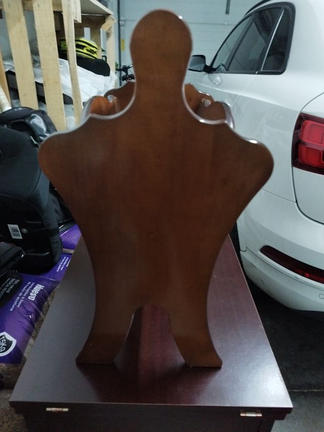 Revistero en buen estado