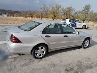 Mercedes-Benz Clase C 2003
