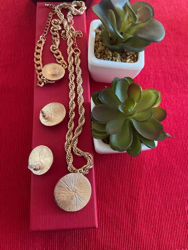 Conjunto Collar +pendientes +pulsera