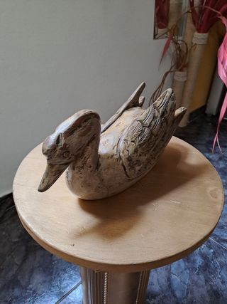 Pato grande en madera