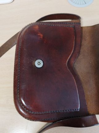 Bolso de cuero artesanal 