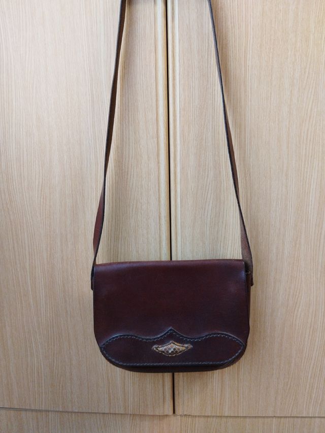 Bolso de cuero artesanal