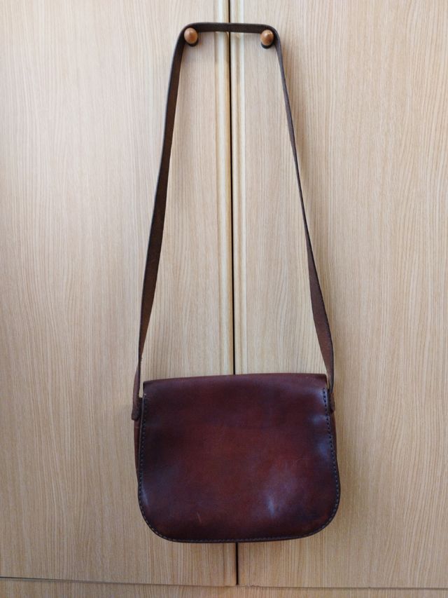 Bolso de cuero artesanal