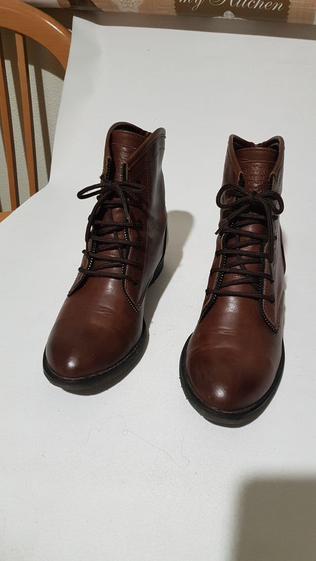 Botas Marrones de Chica en buenas condiciones 38
