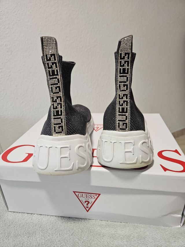 Zapatillas Guess talla 40