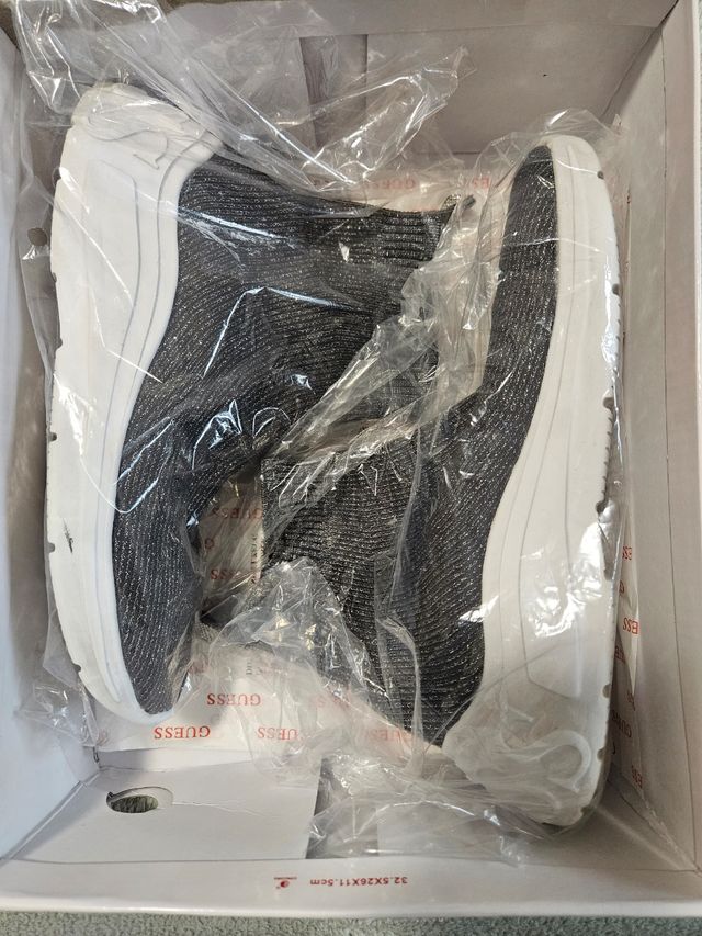 Zapatillas Guess talla 40