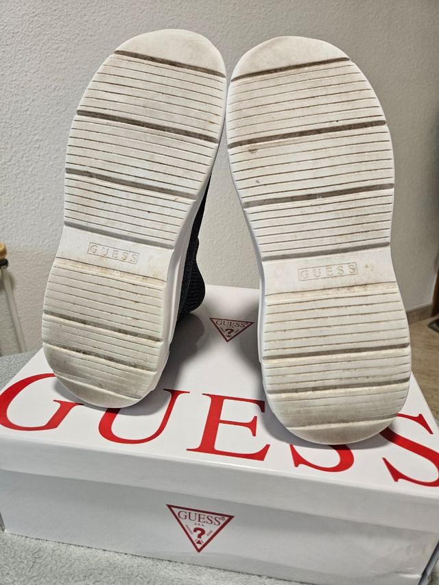 Zapatillas Guess talla 40