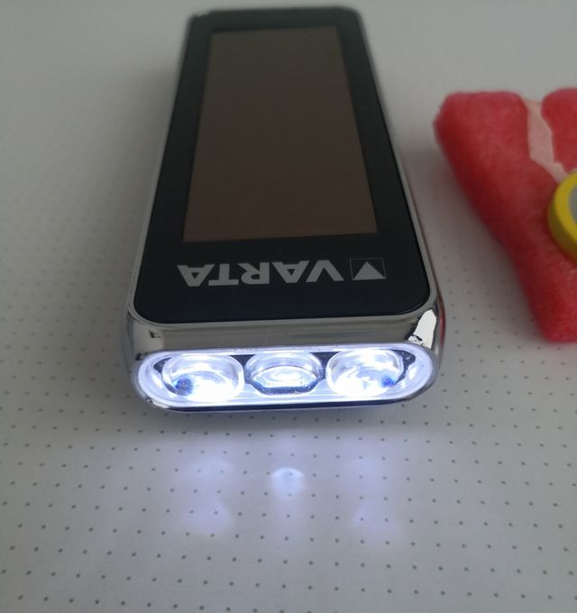 Linterna solar Varta