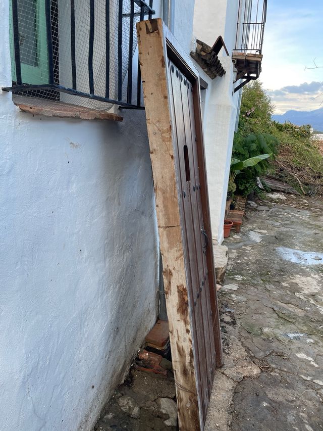 Puerta de madera para exterior