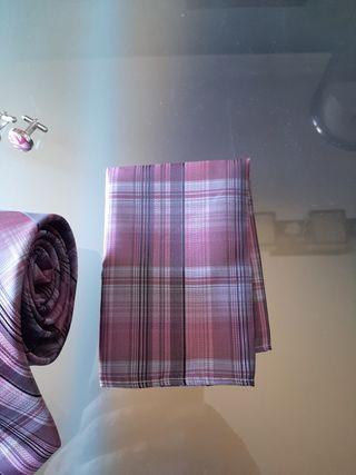 CORBATA Rosa cuadros 