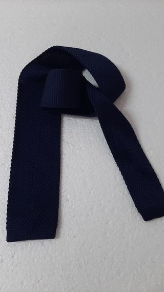 Corbata punto