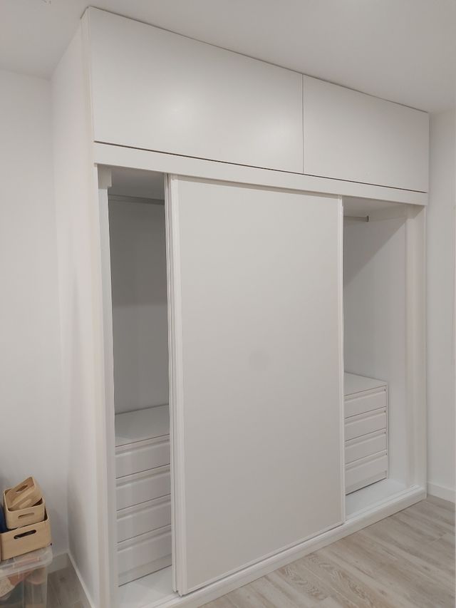 FABRICACION DE ARMARIOS Y MONTAJES