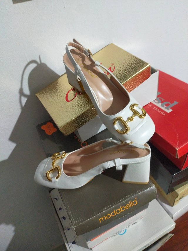 Zapato  de salón a estrenar