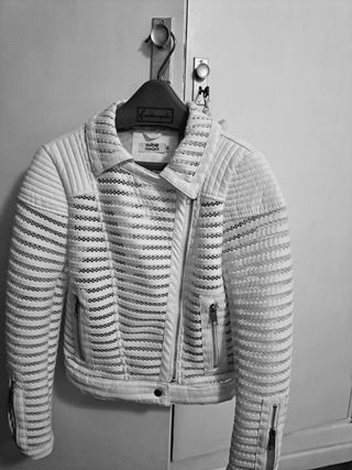 Chaqueta entallada de cuero blanco 