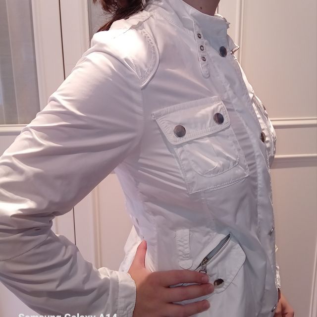 Cazadora de color blanco cotton crops