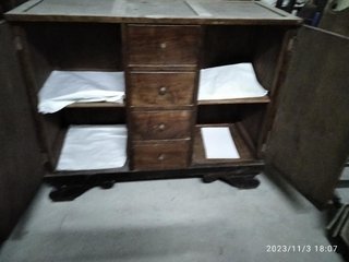APARADOR ANTIGUO DE 4 CAJONES