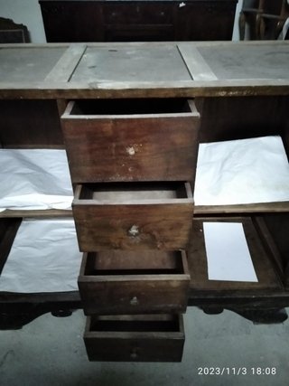 APARADOR ANTIGUO DE 4 CAJONES