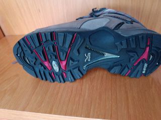 Botas montaña . Talla 36