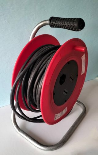 Prolunga con avvolgicavo 25 MT. Portatile