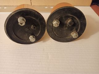 Pilotos con intermitente y luz de posición.