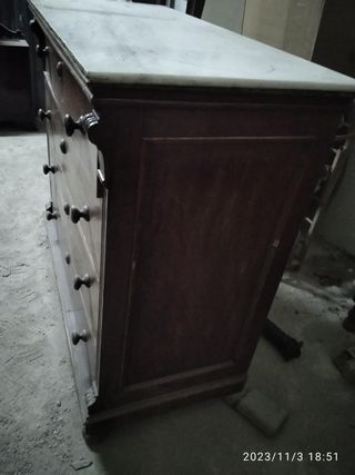 CÓMODA ANTIGUA DE 4 CAJONES