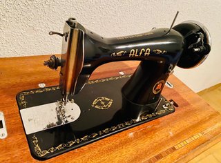 Máquina de Coser Antigua ALFA Coleccionistas
