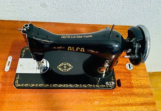 Máquina de Coser Antigua ALFA Coleccionistas