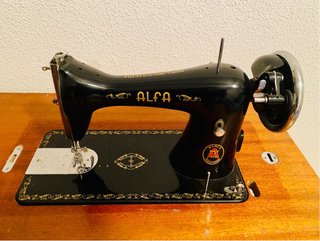 Máquina de Coser Antigua ALFA Coleccionistas