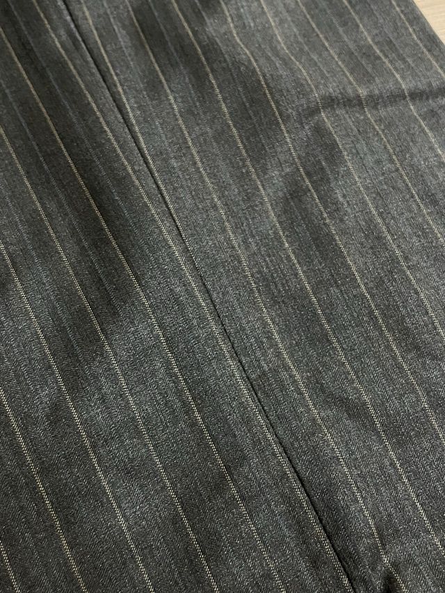 Traje marrón con rayas