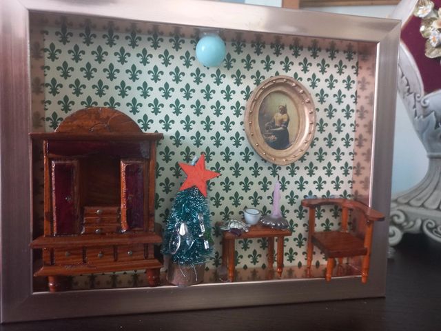 ESPOSITORE CON MOBILETTI IN MINIATURA- NATALE