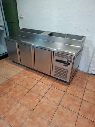 Mesa fria 3 puertas 