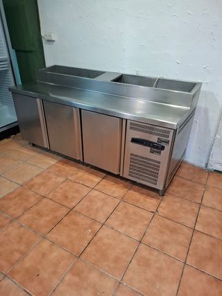 Mesa fria 3 puertas 