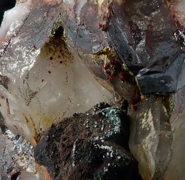 Mineral. Carminita,  Segnitita  etc.