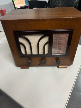 Radio antigua  de valvulas philips 510
