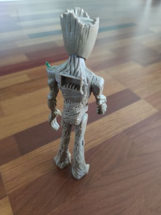 Figura Marvel Titan Hero