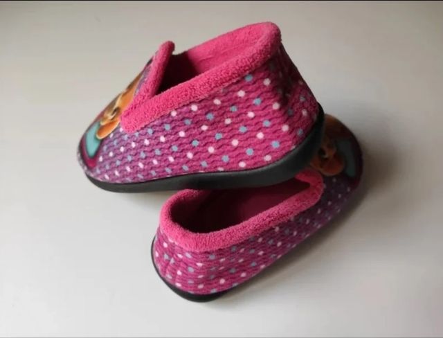 Zapatillas casa. Talla 25