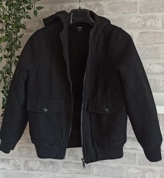 Chaqueta invierno con capucha negra
