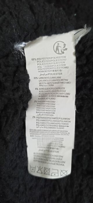 Chaqueta invierno con capucha negra