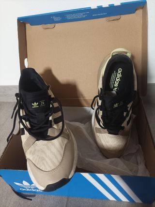 Zapatillas ADIDAS muy nuevas