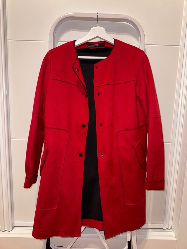 Abrigo rojo