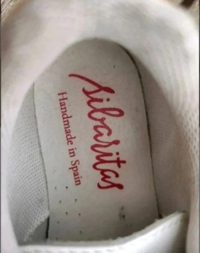 Zapatilla Eli. Talla 28