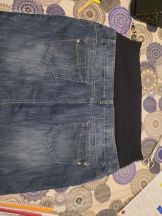 Falda vaqueta embarazada