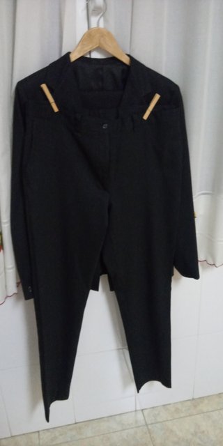 Traje de pantalón de señora.