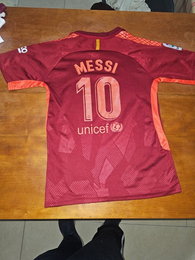 Dos camisetas y pantalón marca Nike