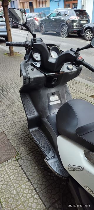 Moto Kymco 300 Super dink